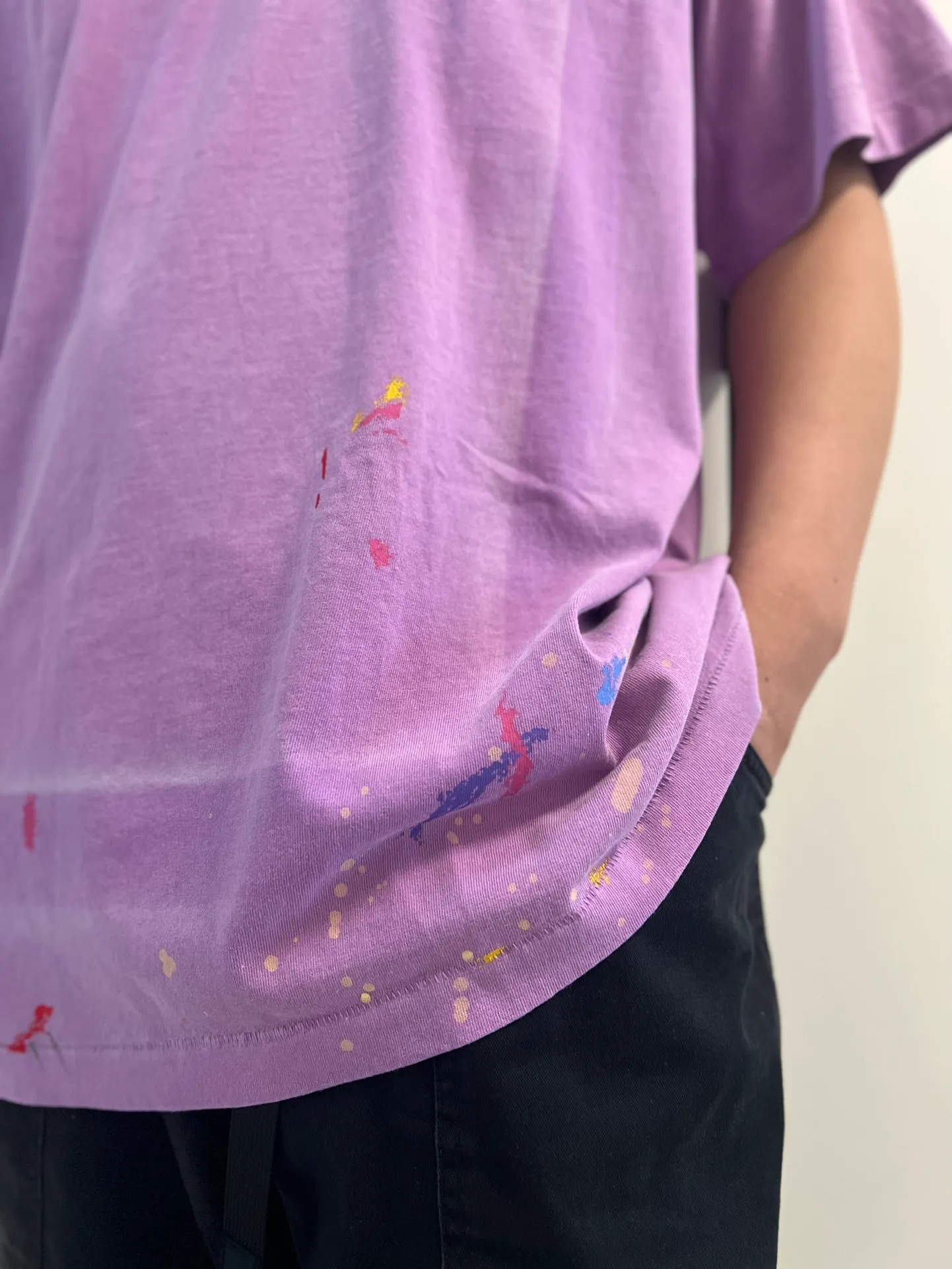 New models in stock! GALLERY DEPT VINTAGE LOGO PAINTED TEE PURPLE Purple ink splashed distressed short sleeves Retro English pocket TEE Purple S-XL Ready-to-wear dyeing Fried salt distressing Hand-sewn plaster bone Very heavy industry Manufacturing dark and light fading technology Hand-splashed ink graffiti Genuine acrylic material